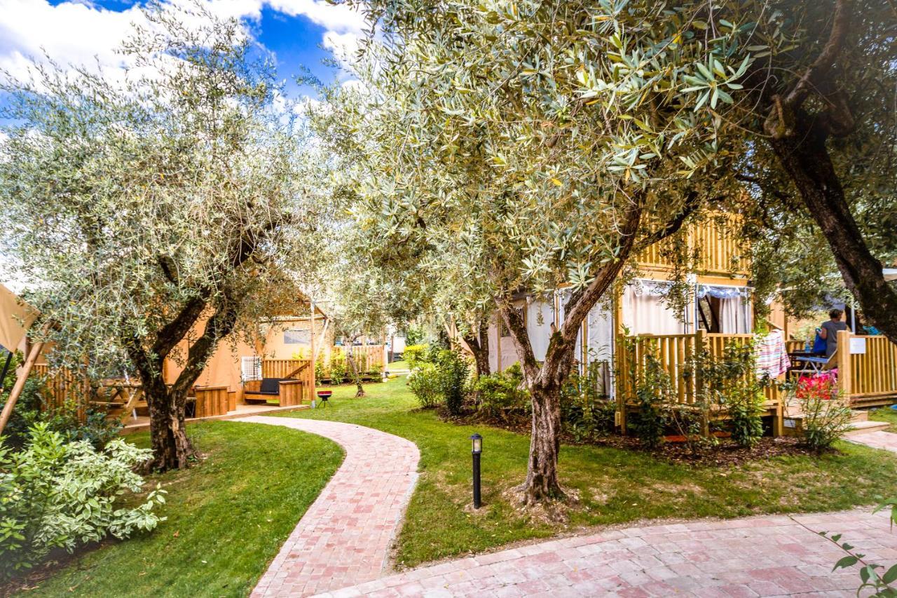 Weekend Glamping Resort San Felice del Benaco Zewnętrze zdjęcie