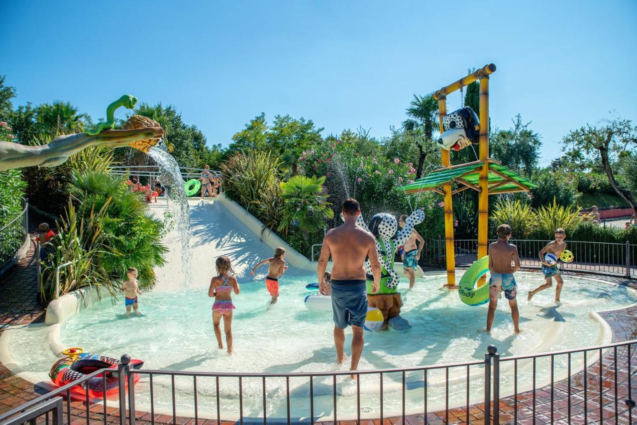 Weekend Glamping Resort San Felice del Benaco Zewnętrze zdjęcie